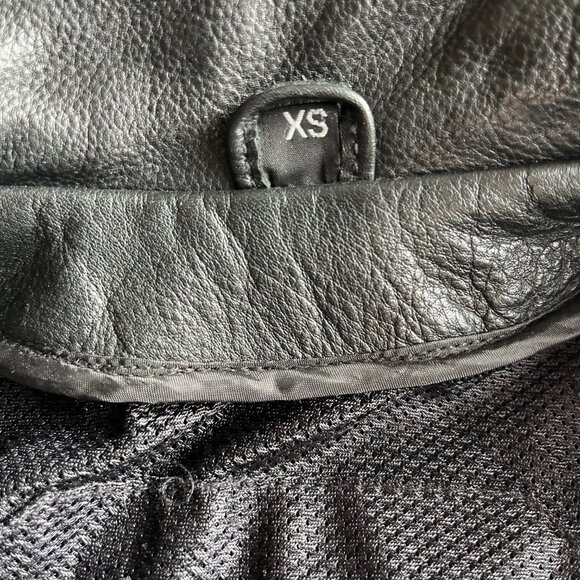 Women's Cowhide Leather Jacket - Picture 7 of 9